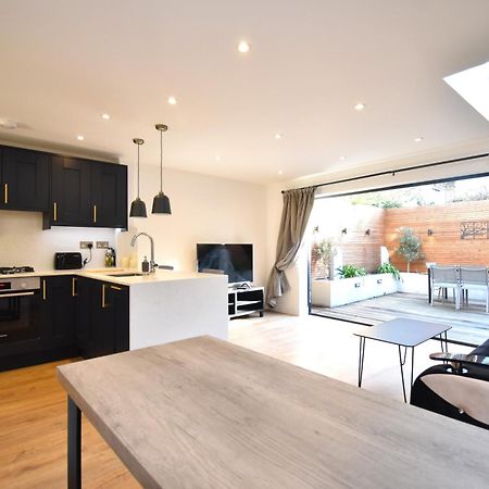 Stunning 2 Bed Apartment Londra Dış mekan fotoğraf